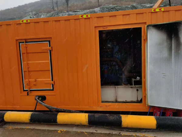 新兴镇发电机出租 柴油发电机组电压低报警怎么办？
