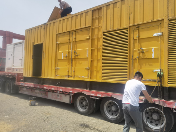 新兴镇发电机出租100KW发电机需要什么规格的电缆线？