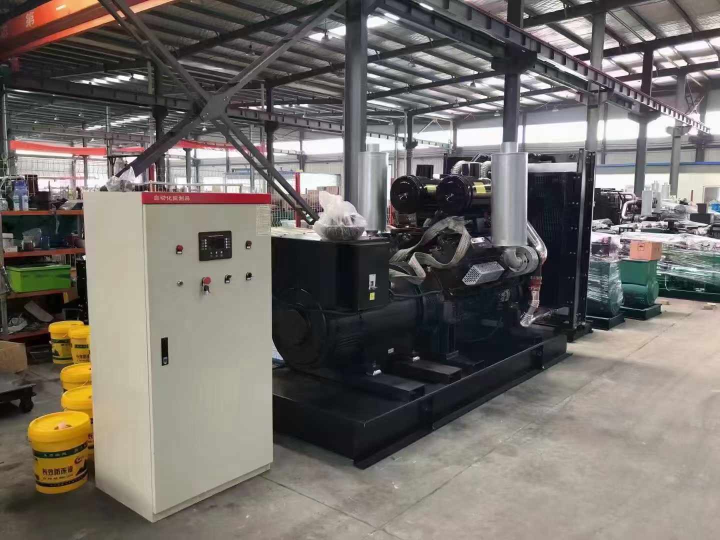 新兴镇柴油发电机运行时的噪音和振动水平如何？