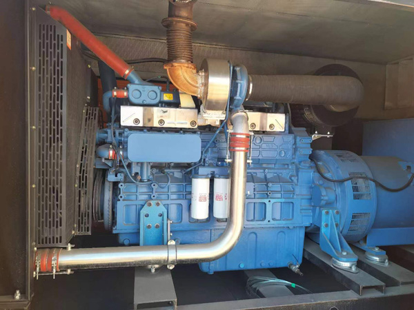 新兴镇燃油消耗率与进气温度的具体关系是什么？