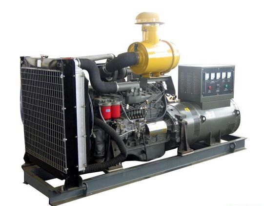 新兴镇汽油发电机组冬季保养时，燃油系统需要注意什么？