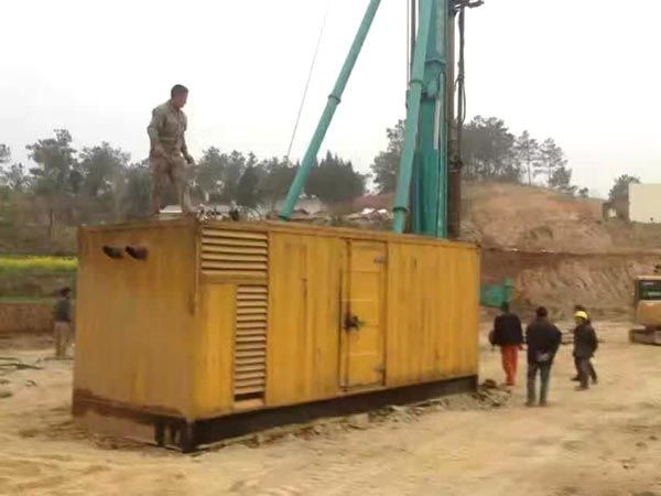 新兴镇如何判断水冷式机油散热器密封件是否需要更换？