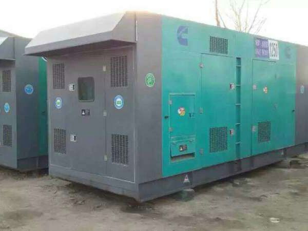 新兴镇合同中关于工期延误的责任如何界定和处理？